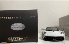 AUTOart 1:18 Pagani Huayra White Diecast Model Car Collectible Display Miniature