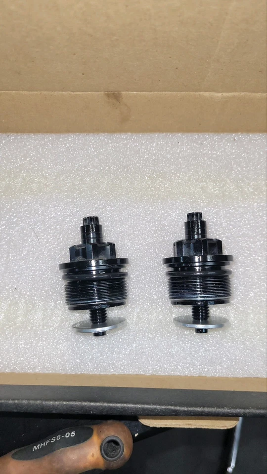 Комплект пружин вилки прогрессивной подвески для Harley Davidson XL1200 2006-2011 годов выпуска - Изображение 2 из 3