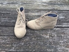 TOMS Girls Desert Wedge Ankle Boot 2.5Y Suede Taupe