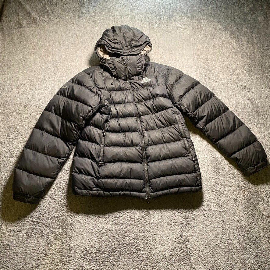 Abrigo chaqueta de plumón Mountain Equipment para hombre mediano negro con capucha bolsillos con cremallera completa