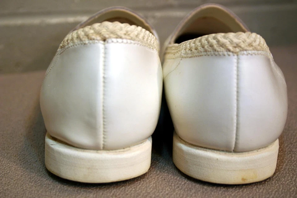 Nuevo de Lote Antiguo Talla 9.5 M De Colección Años 70 Enfermera Zapato Uniforme Camarera Cuero Blanco 9 1/2 Fantasía Foto 2 de 4