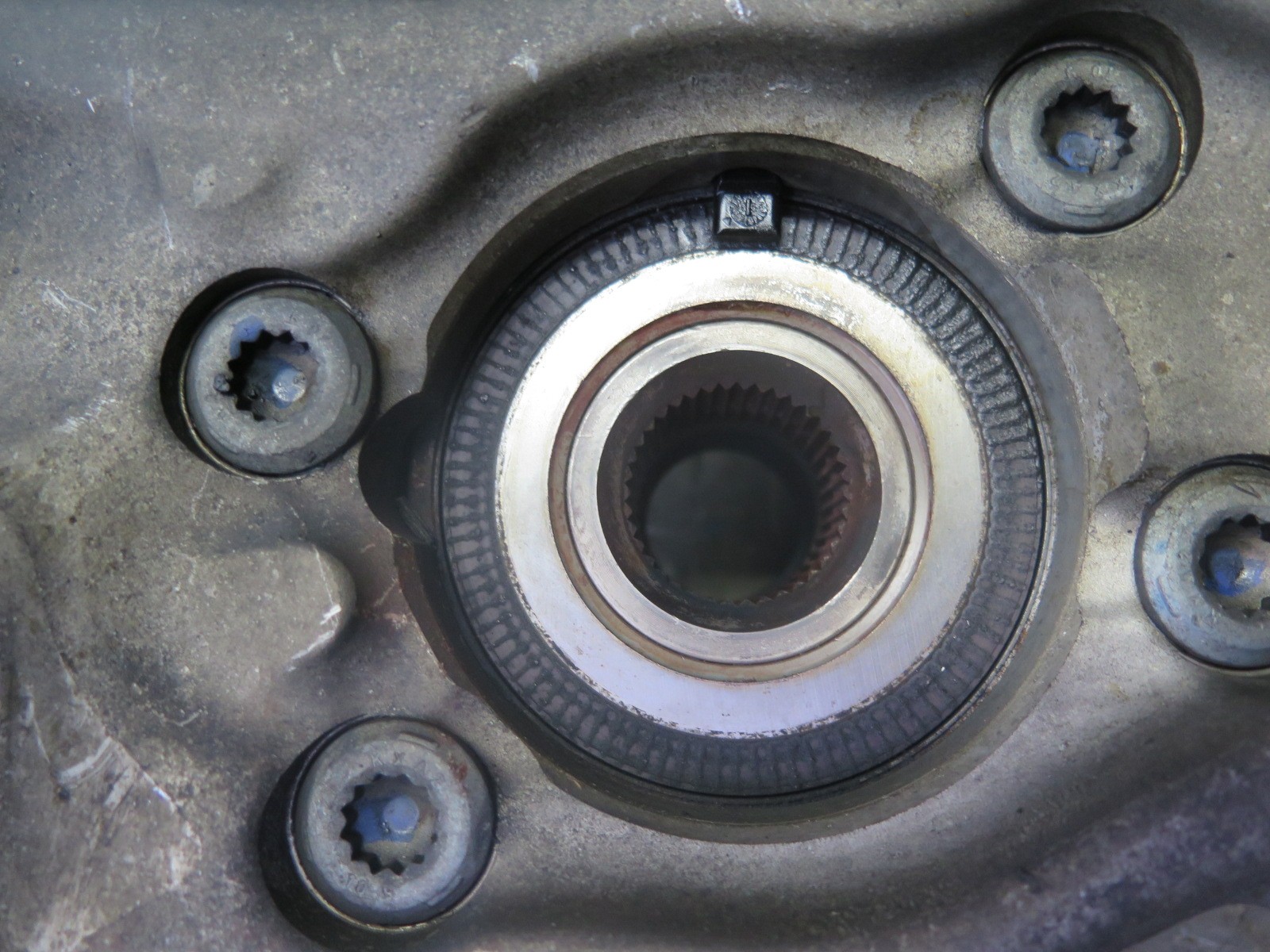 2006-2012 BENTLEY CONTINENTAL FLYING SPUR FRONT RIGHT SPINDLE KNUCKLE WHEEL HUB