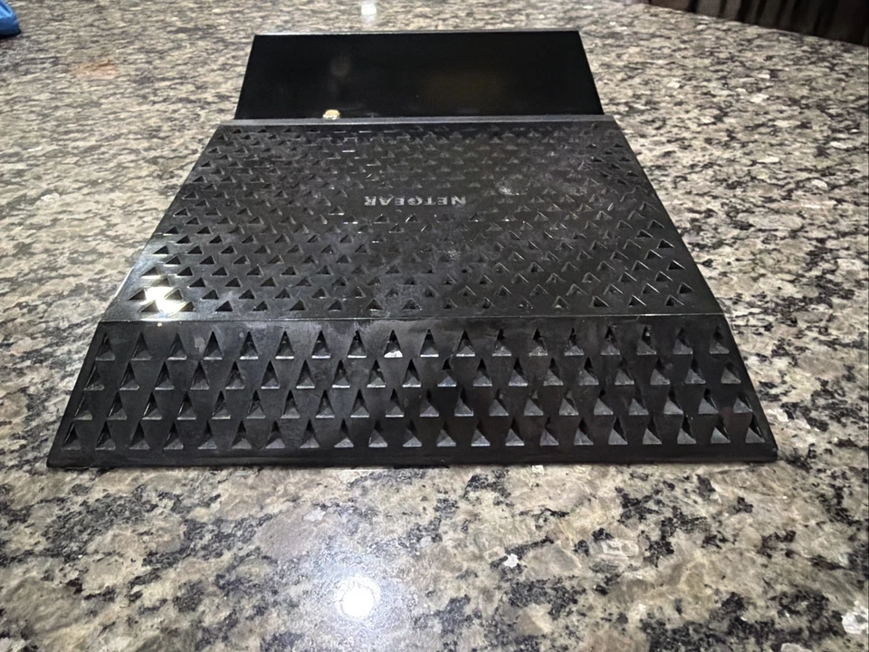 NETGEAR AC1600 Wifi Cable Modem Router C6250 - Black (C6250-100NAS) - Image 4 of 4