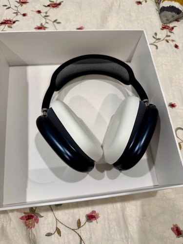 Apple AirPods Max Headphones - MWW43AM/A - Midnight 2024 USB-C - Open box