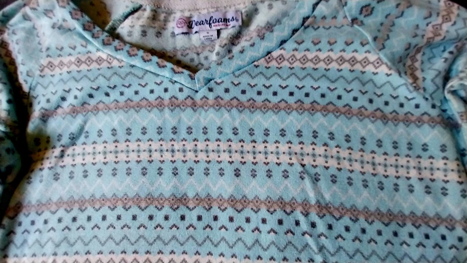 Top pijama de salón de manga larga con cuello en V supersuave azul talla S Dearfoams para mujer Foto 3 de 4