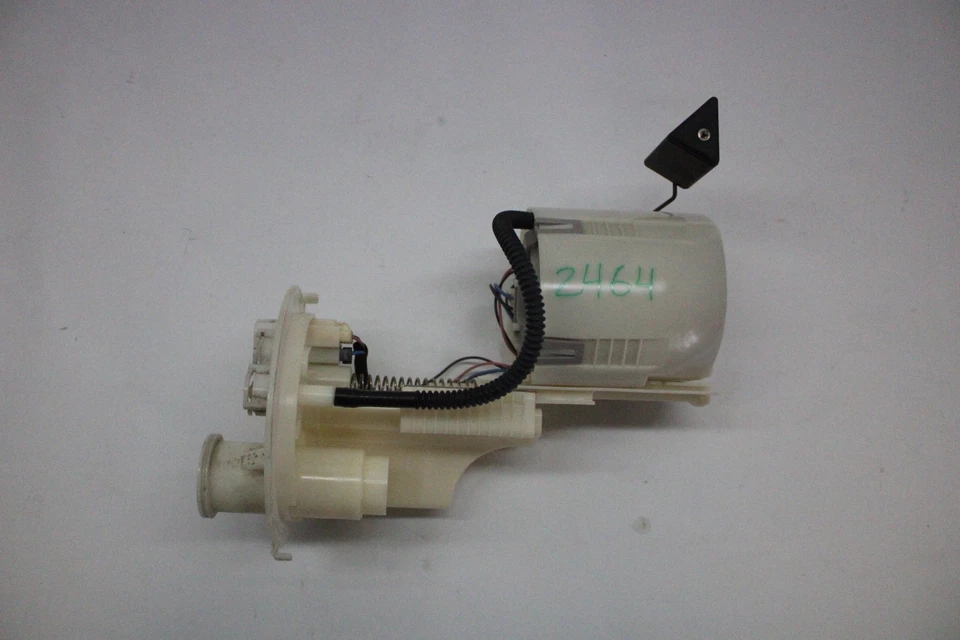 Toyota Prius V 2012 bomba de combustible 77020-47110 OEM 12 13 14 15 16 17 Foto 2 de 4