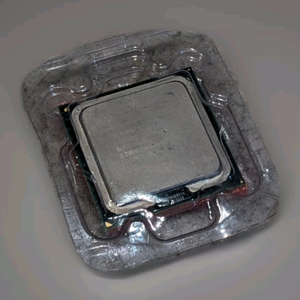 Intel Pentium E2200 dual core 2.2Ghz 1M 800 fsb LGA775 65nm SLA8X allendale m0 - Image 3 of 3