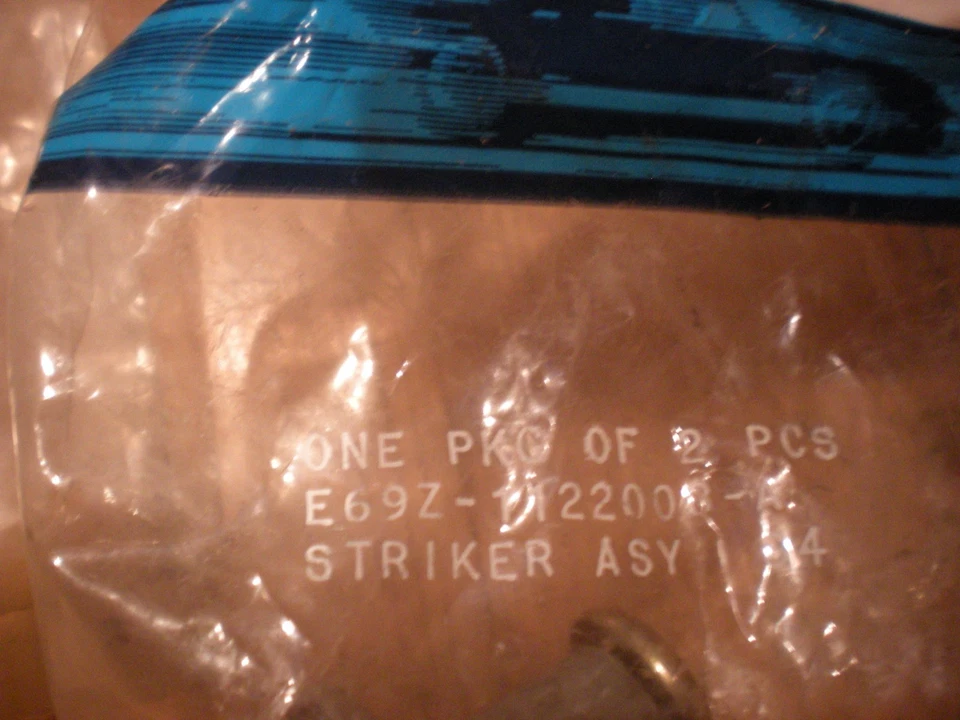 NOS 1986 1987 FORD AEROSTAR DOOR LATCH STRIKER PLATE E69Z-1122008-A - Image 2 of 2