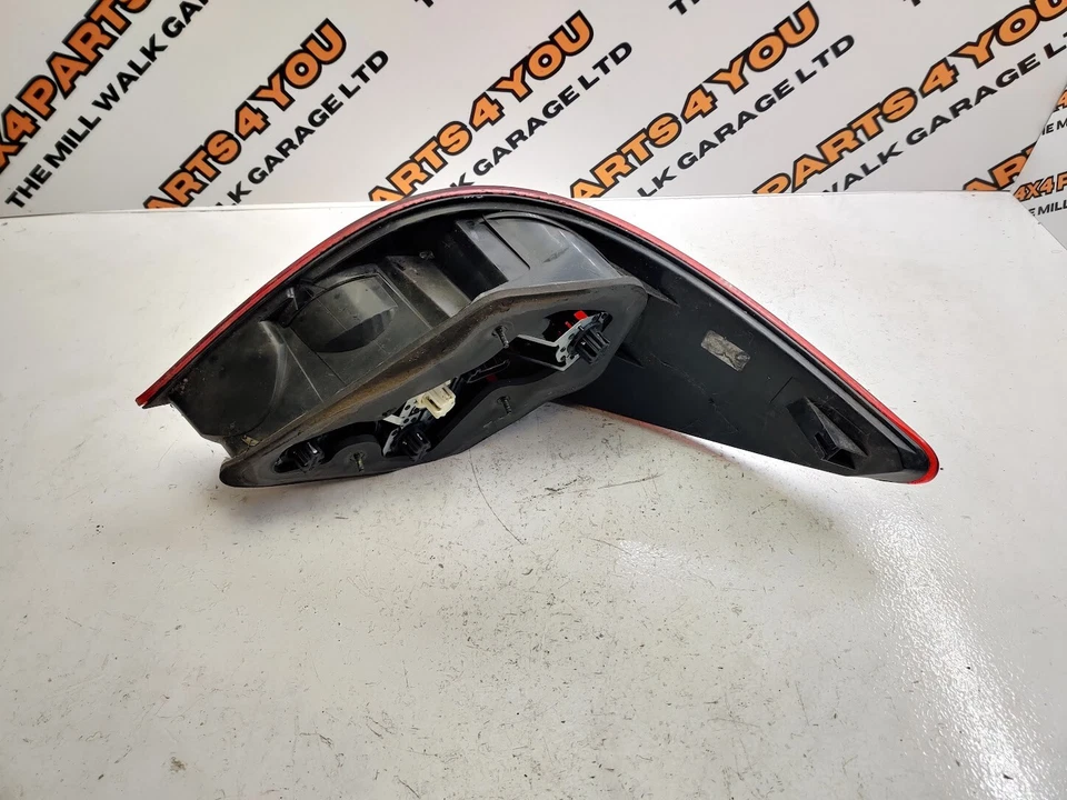 LUZ TRASERA IZQUIERDA MERCEDES-BENZ CLASE R R320 W251 A2518200364 Foto 3 de 4