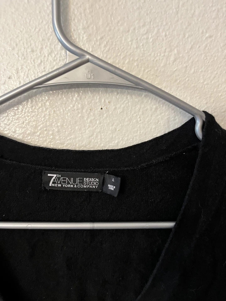 Cárdigan grande negro con botones 7th Avenue Design Studio New York & Co para mujer Foto 3 de 4