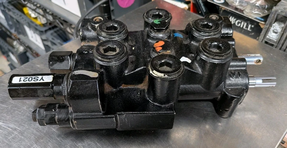 #YS021 Conjunto de válvulas Kubota (CONTROL) *Buen estado* Foto 4 de 4