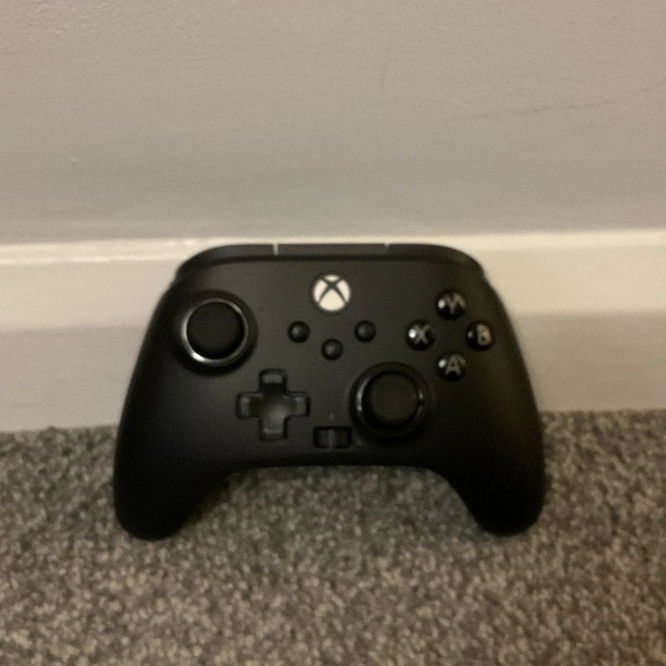 POWERA Fusion Pro Lumectra Wireless Controller for Xbox/PC Ghost RGB LED Lights. - Image 3 of 4