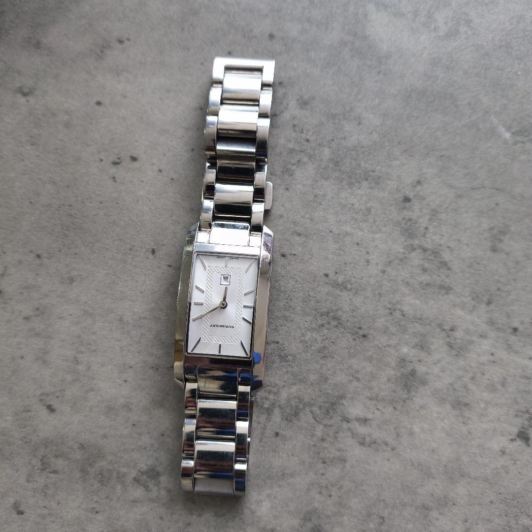 希少】BURBERRY バーバリー 腕時計 BU1576 スクエア シルバー 