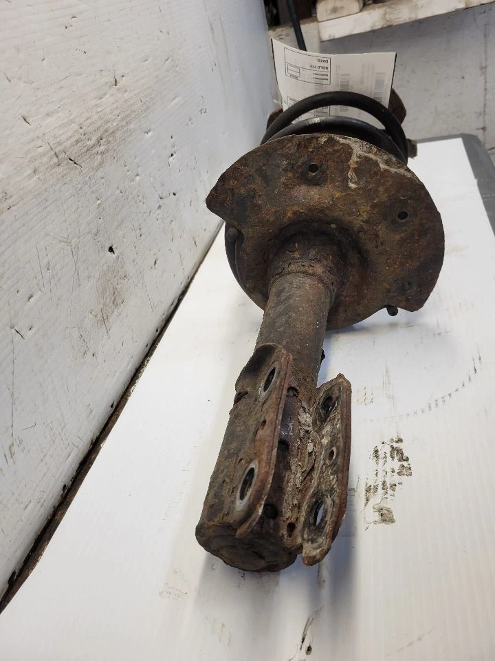 Strut Front Fits 97-04 REGAL 1667230 - Image 3 of 4