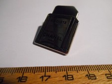 Pin's Chanel Egoiste flacon de parfum eau de toilette Paris