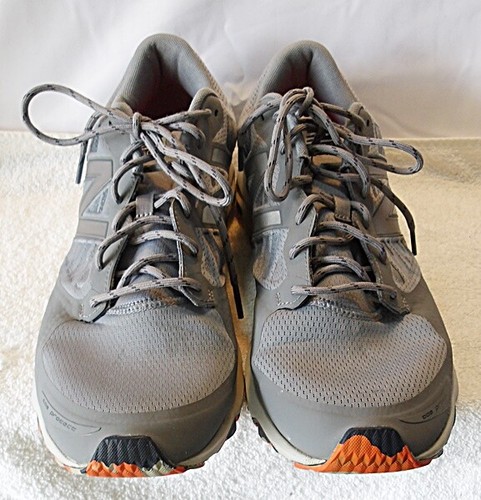 NEW BALANCE 690V2 GREY RUNNING SHOES 