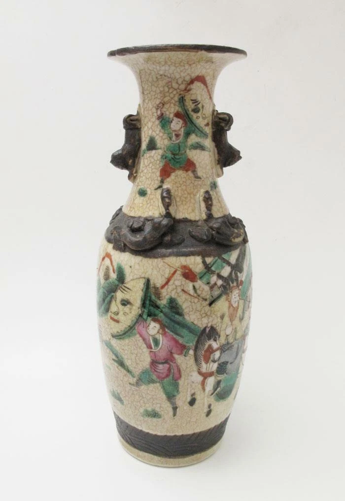 ANTIQUE CHINESE NANKING NANJING PORCELAIN VASE WARRIOR BATTLE SCENE SIGNED