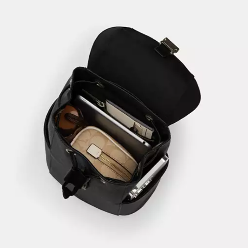 COACH レザー バックパック コーチ新作メンズレザーバッグ「スポーツ カーフ」使うほどに