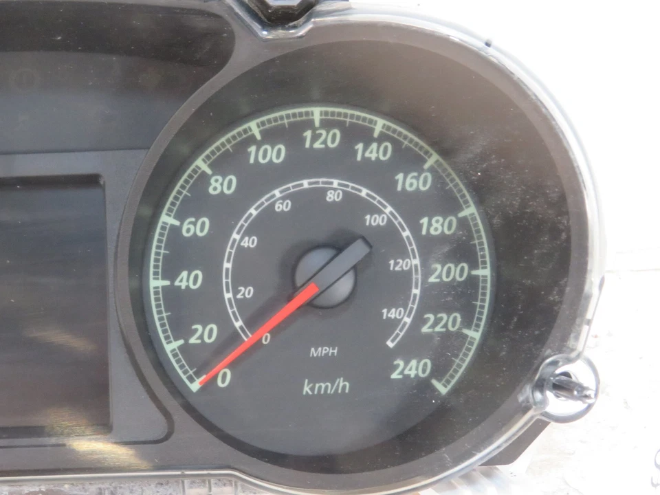 14 15 Mitsubishi RVR Speedometer Speedo Cluster KPH 245K OEM LKQ Foto 3 de 4