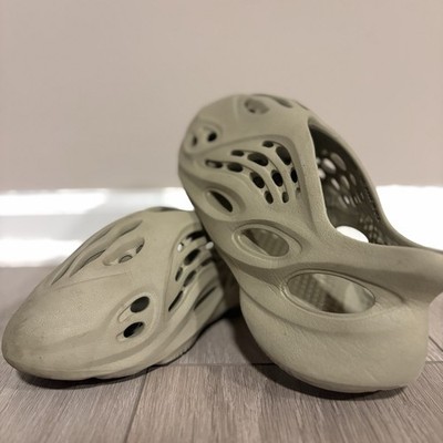 adidas Yeezy Foam RNNR Men's Beige Slip-On Sandal Lightweight Breathable Size 7