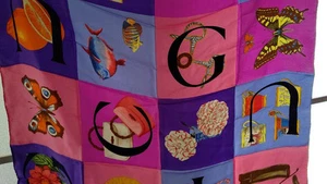 GUCCI Foulard Rose Violet Bleu 85cm x 85cm Unisexe Haute Qualité Accessoire Mode