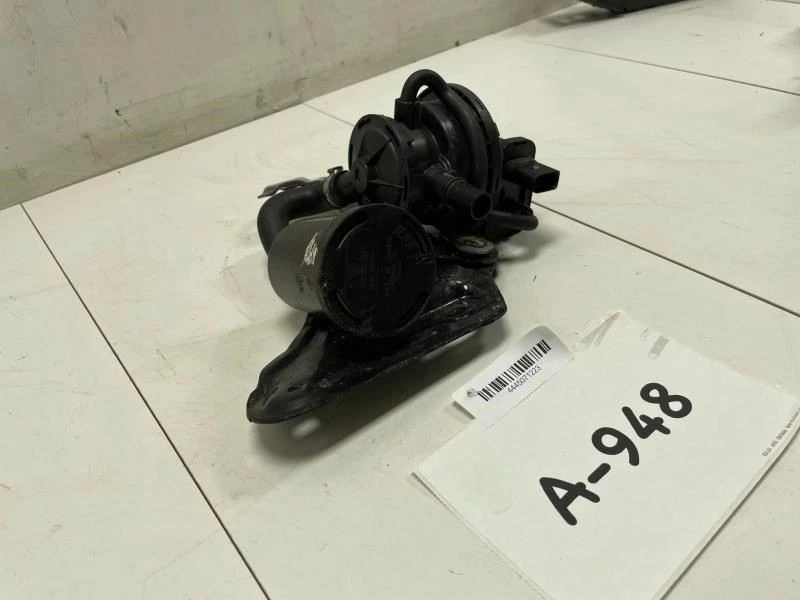 VASILHA DE CARVÃO VOLKSWAGEN RABBIT 2008 com BOMBA FABRICANTE DE EQUIPAMENTO ORIGINAL+ - Imagem 3 de 4