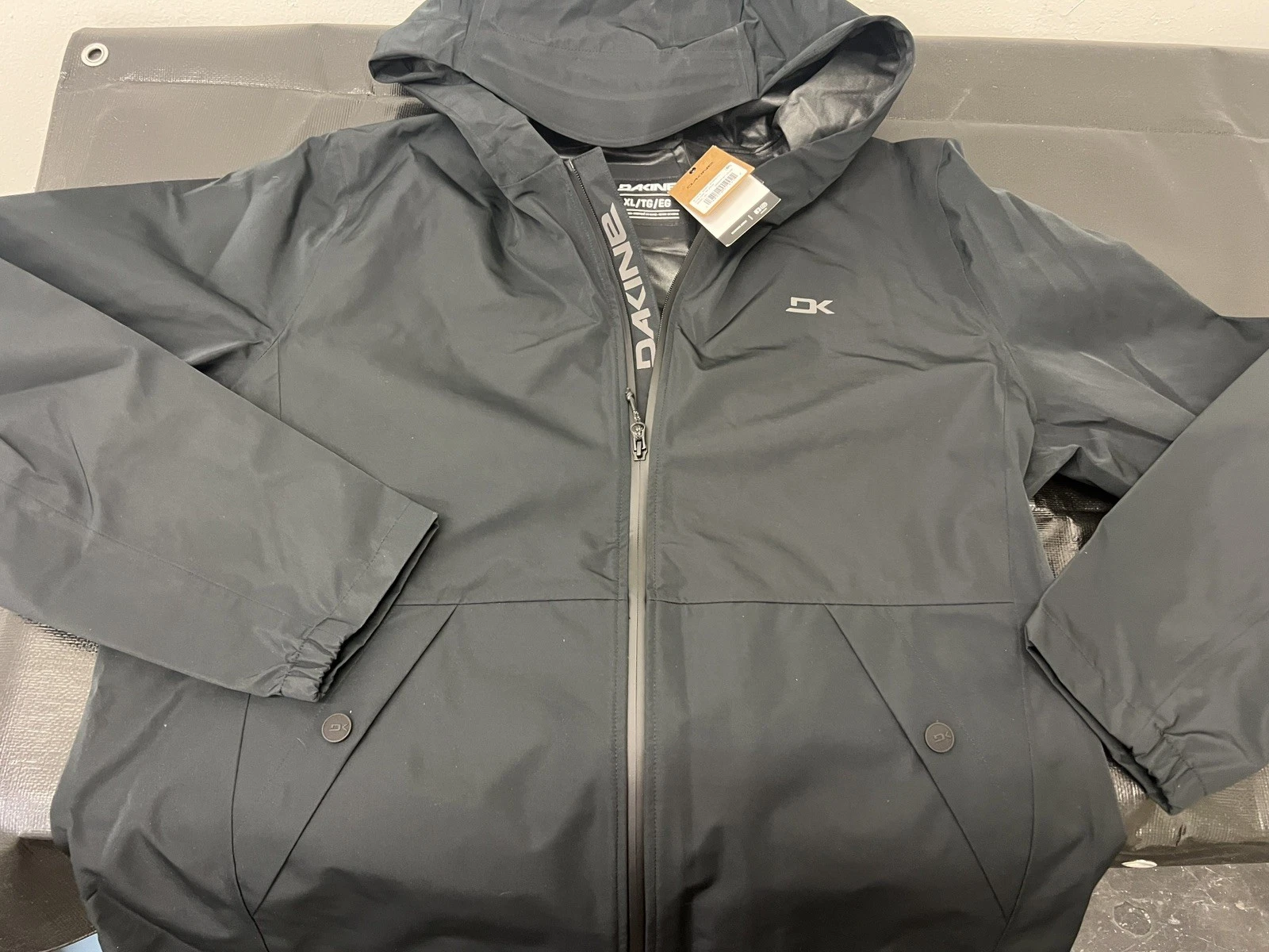 DAKINE Men L Large Jacket Coat $115 Waterproof Storm Rain Boat Ocean Black NEW