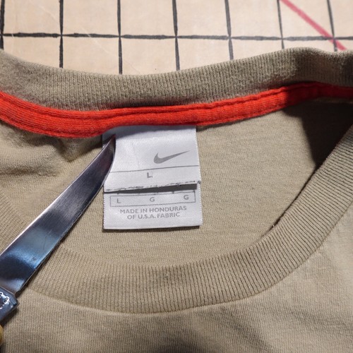 Vintage Y2K 2000s Nike Tan T-shirt Sz L Grey Tag - Picture 3 of 4