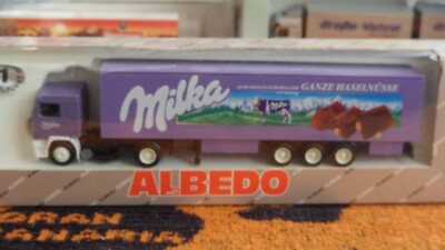 Albedo: Volvo F12, Milka Alpenmilch-Schokolade Ganze Haselnüsse, Koffer SZ