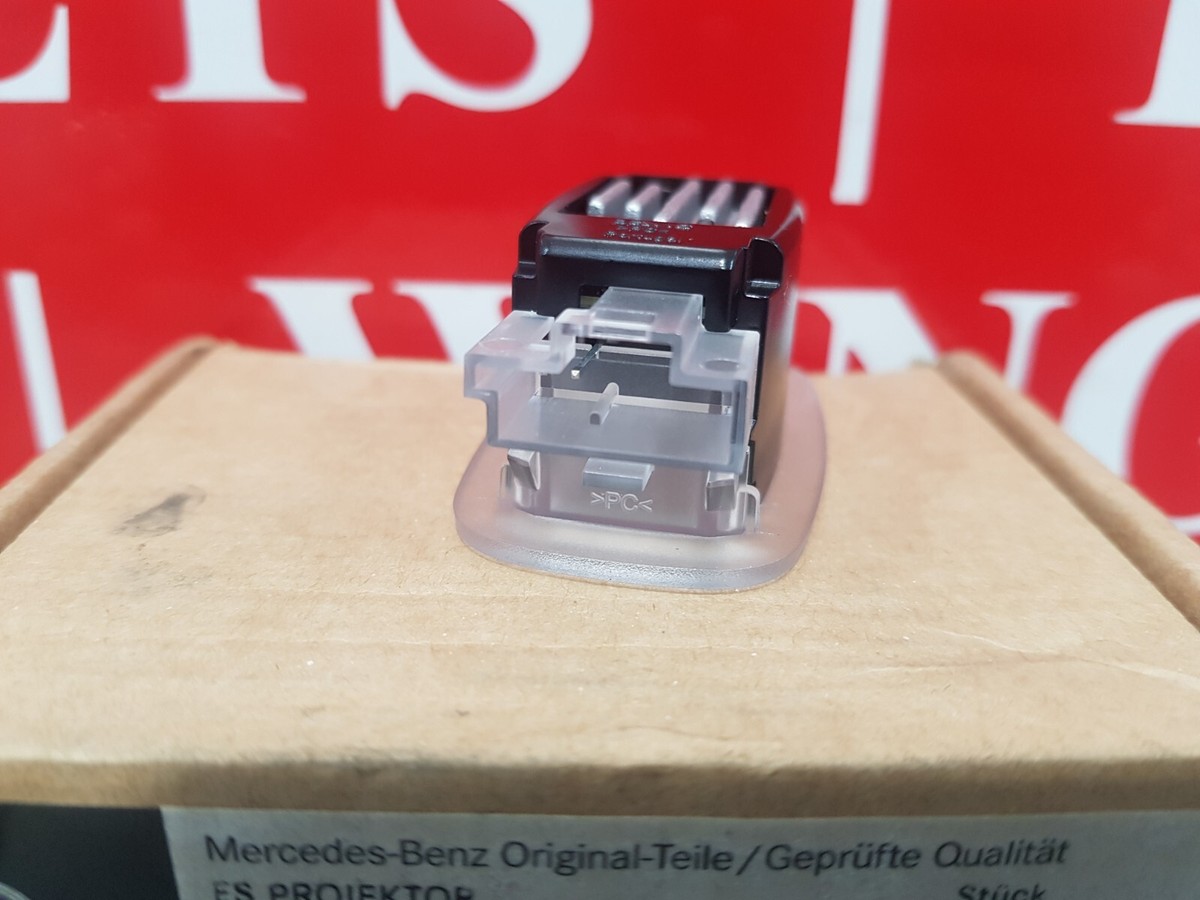 NEW GENUINE MERCEDES-BENZ DOOR BADGE PROJECTION LIGHT KIT 