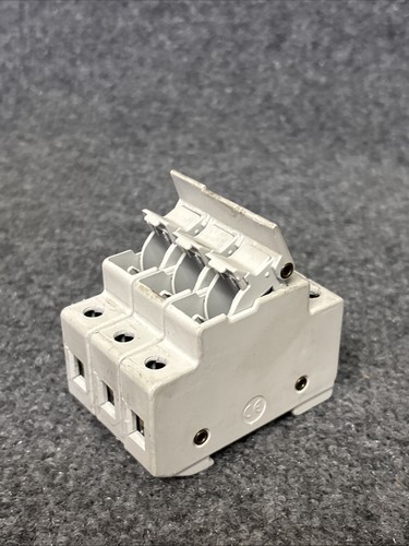 3 Stück - Allen-Bradley 1492-FB3C30 Ser A Sicherungshalter 3-polig 30A 600V gebraucht - Bild 15 von 18