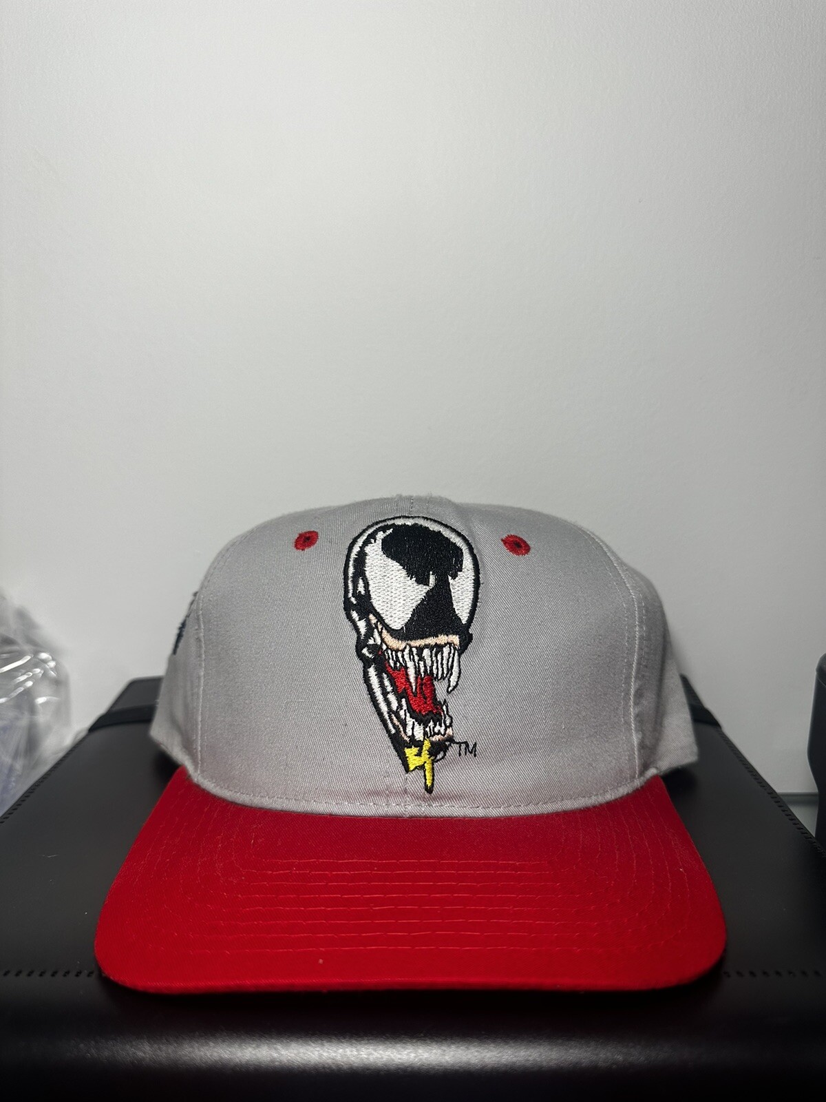 MARVEL AMERICAN NEEDLE SNAPBACK HAT