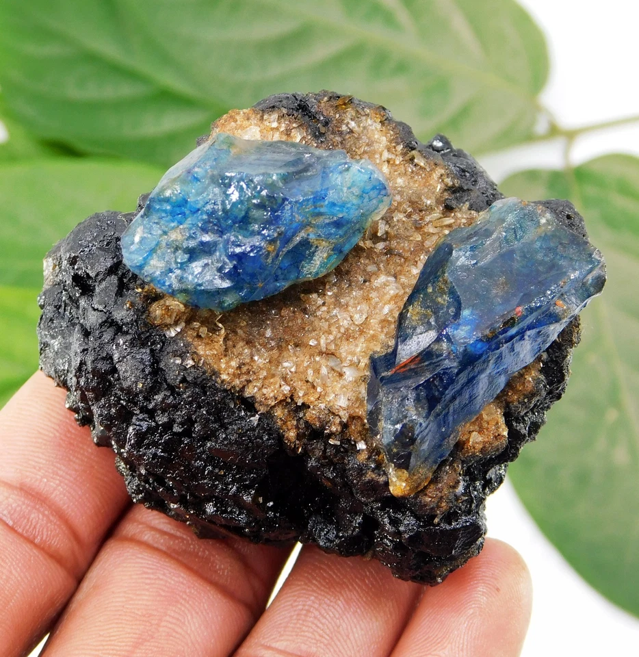 Certified 553 Ct Natural Tanzanite Matrix Crystals Rough Specimen for Collectors - Image 3 of 4