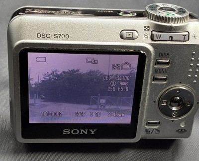 Sony Cyber-shot DSC-S700 7.2MP Digital Camera - Silver Tested Working