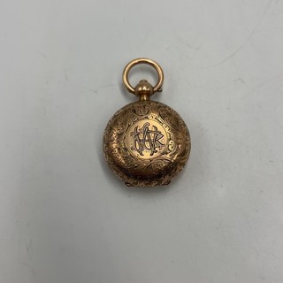 Gold Plated Sovereign Case Engraved Scrollwork Monogram Coin Holder 21g