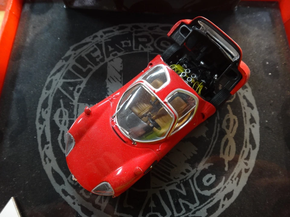 MINICHAMPS Alfa Romeo Tipo 33 Stradale 1968 1,041/9,999 - 1/43 Scale - Image 4 of 4