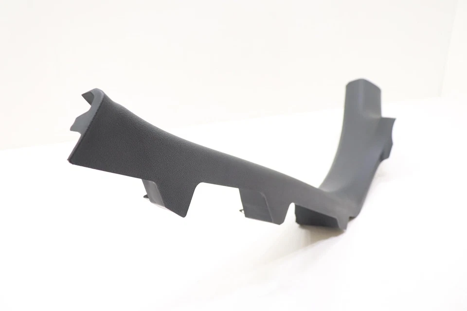 Audi A4 2019 placa de umbral Foto 3 de 4