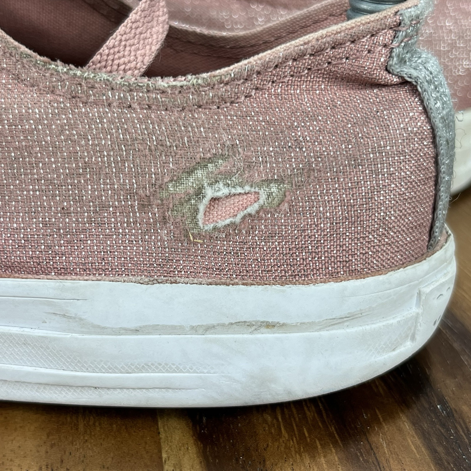 Converse Chuck Taylor All Star Junior Low Top Sneakers Pink Glitter Size 5 thumbnail 13