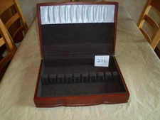VTG REED & BARTON SILVERWARE FLATWARE HOLDER WOOD STORAGE BOX CHEST CASE 246