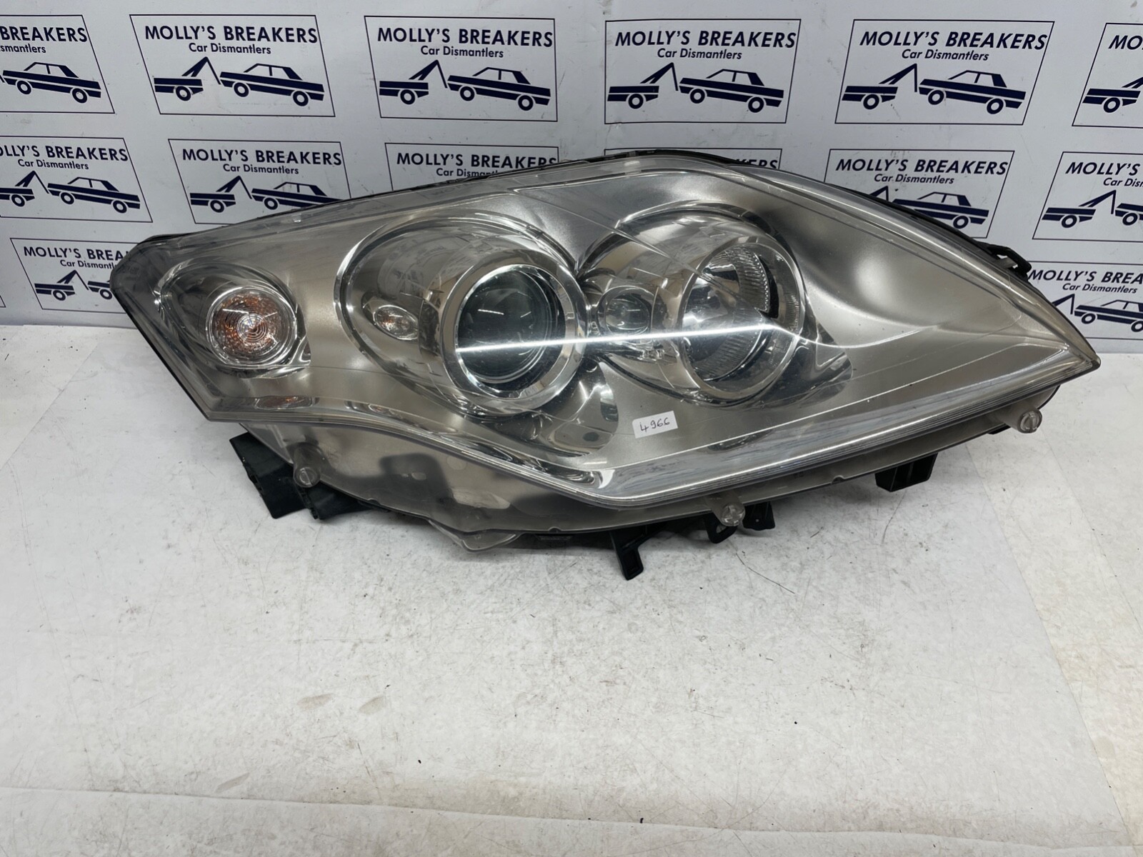 Renault Laguna Mk3 Headlight Drivers Side 89901835 2009 for sale 
