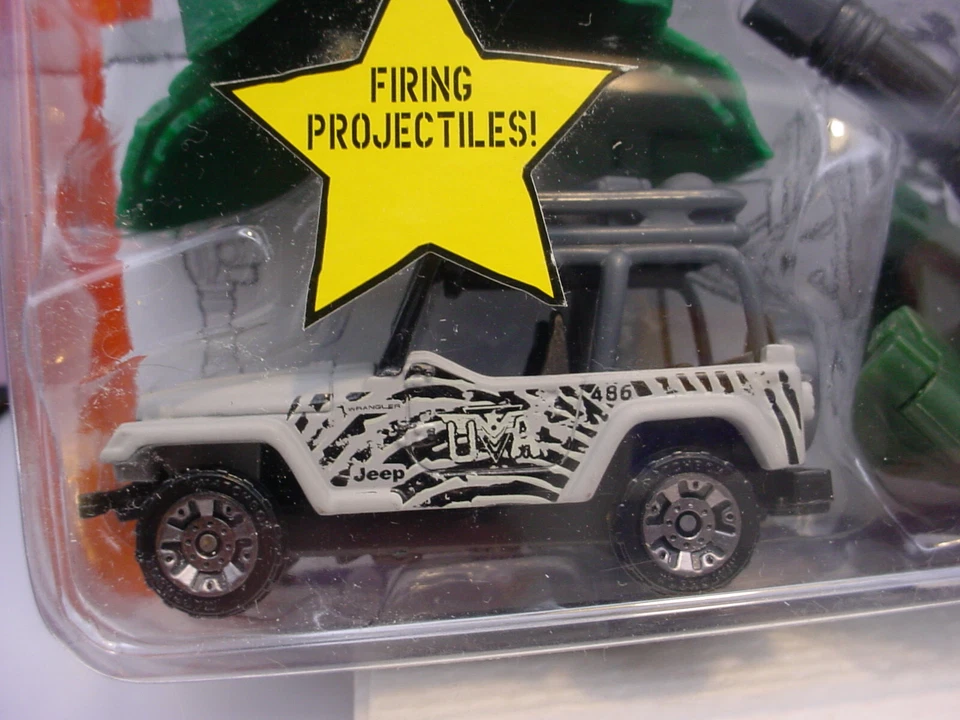 Matchbox BATTLE KINGS Set Urban Patrol☆Jeep Wrangler;Desert Thunder,figures☆ - Image 2 of 4