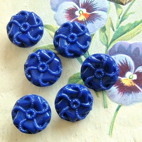Sets of Small Vintage Navy Blue Buttons 6 Fancy Glass , 7 Floral Pierced Plastic - Image 3 of 4