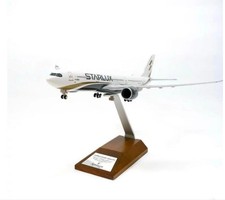 Starlux Airlines A330neo 1:200 Airplane Model (B-58301)