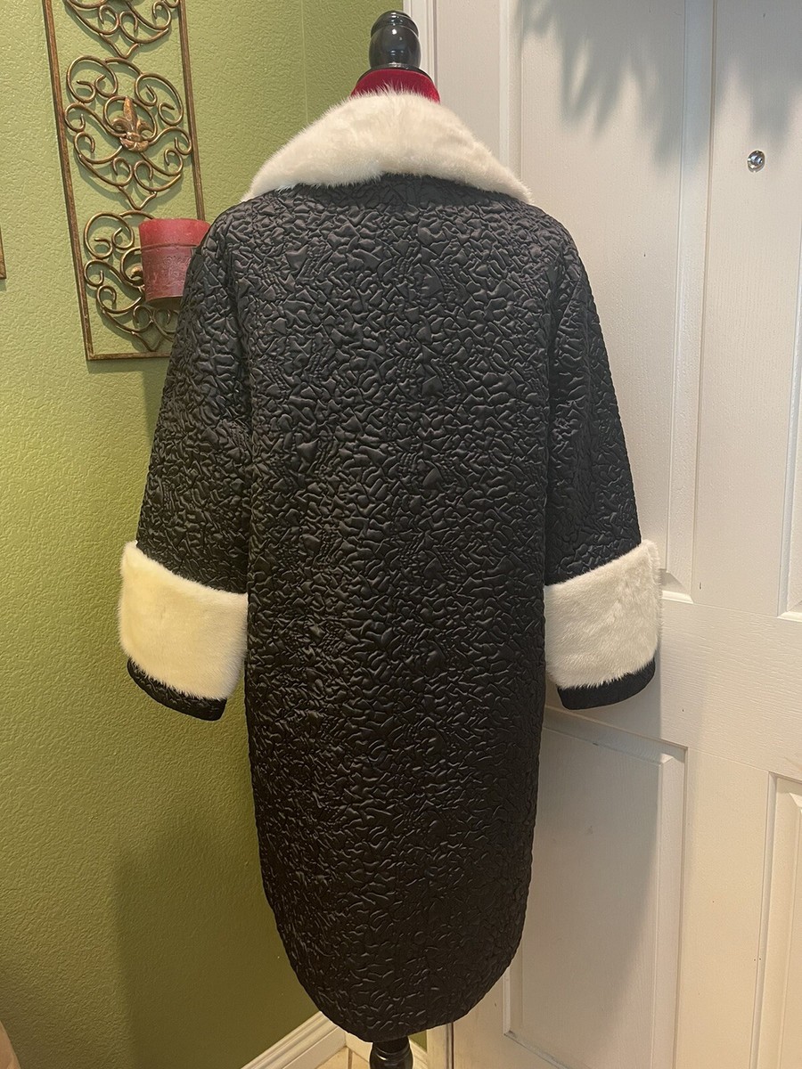 100% Authentic GUCCI Black Coat With Mink Fur Collar And Cuffs