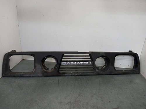 828202 rejilla delantera para DAIHATSU FEROZA 1993 828202