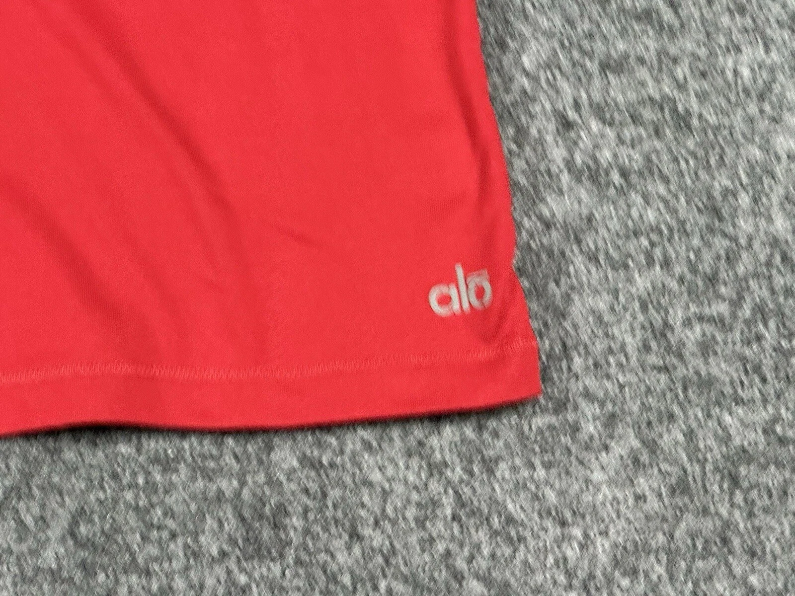 alo-yoga cherry coolfit wicking stretchable sleeveless yoga tank-top