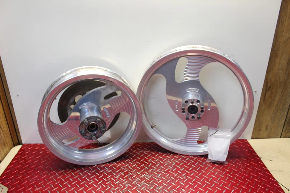 Harley Davidson Dyna Super Glide Billet 1995 juego de llantas delanteras traseras DSG18 Foto 2 de 4