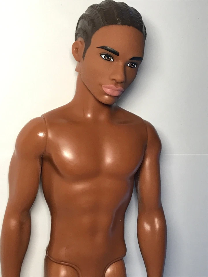 Barbie desnuda 2019 natación playa afroamericana pelo cornrow delgado muñeca GHW44 Foto 3 de 4