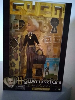 Doll BRATZ Gwen Stefani Yummy Gwen Doll 