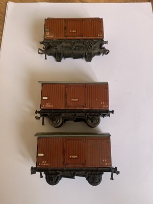Vintage Hornby OO Gauge 10T E168975 Fish Tin Vans X 2 + 1 Spare - Model ...